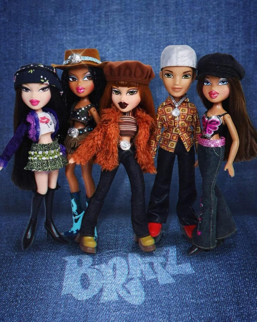 Bratz Fashion Doll with 2 Outfits and Poster (Pack of 1) G727