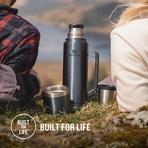 2.0 QT Hammertone Green Vacuum Insulated Stainless Steel Bottle J7722
