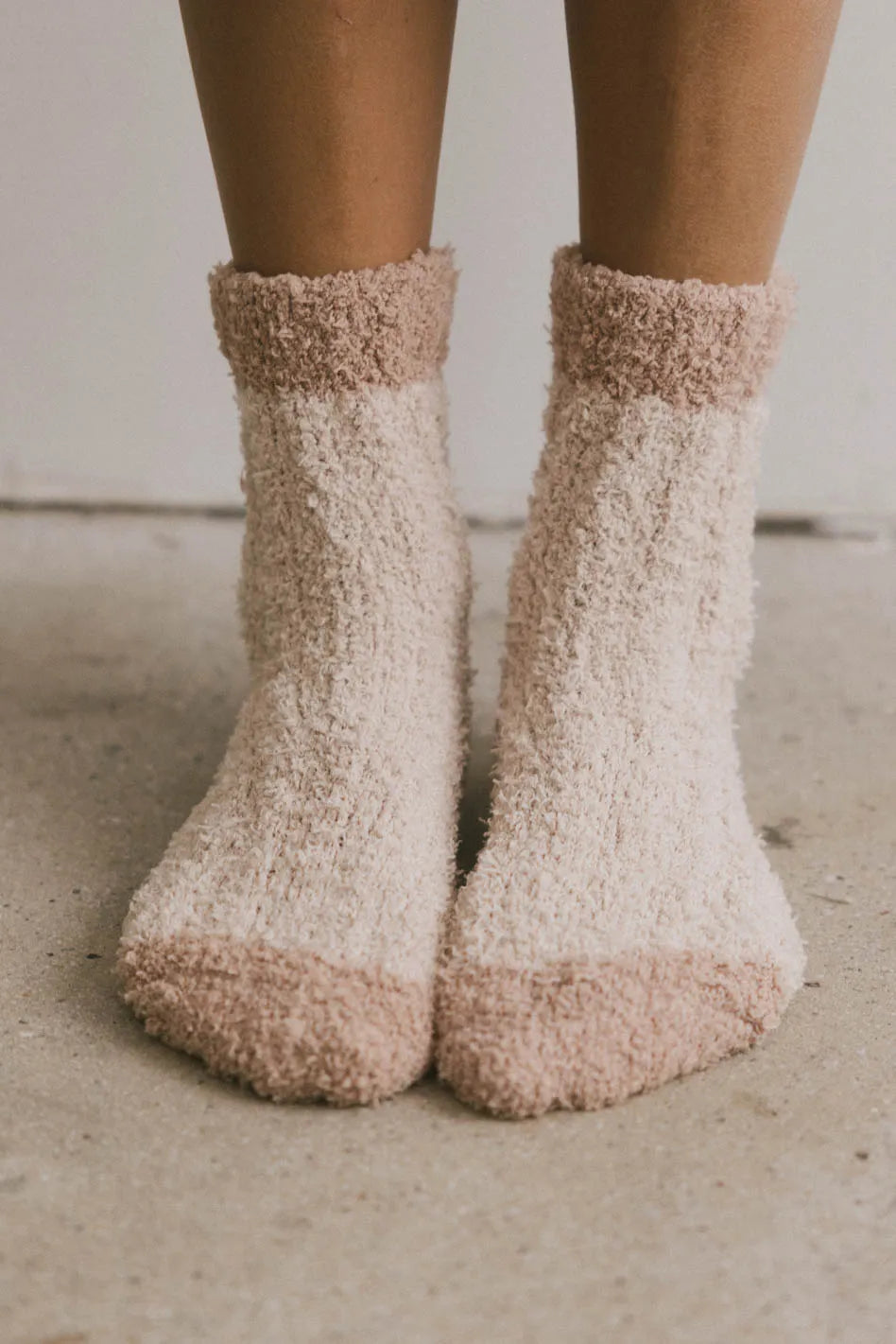 Fuzzy Contrast Socks in Tan W65094