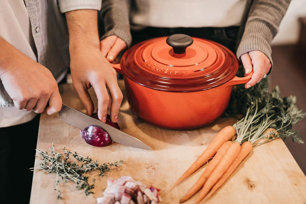 7.25 qt. Enameled Cast Iron Round Dutch Oven E259