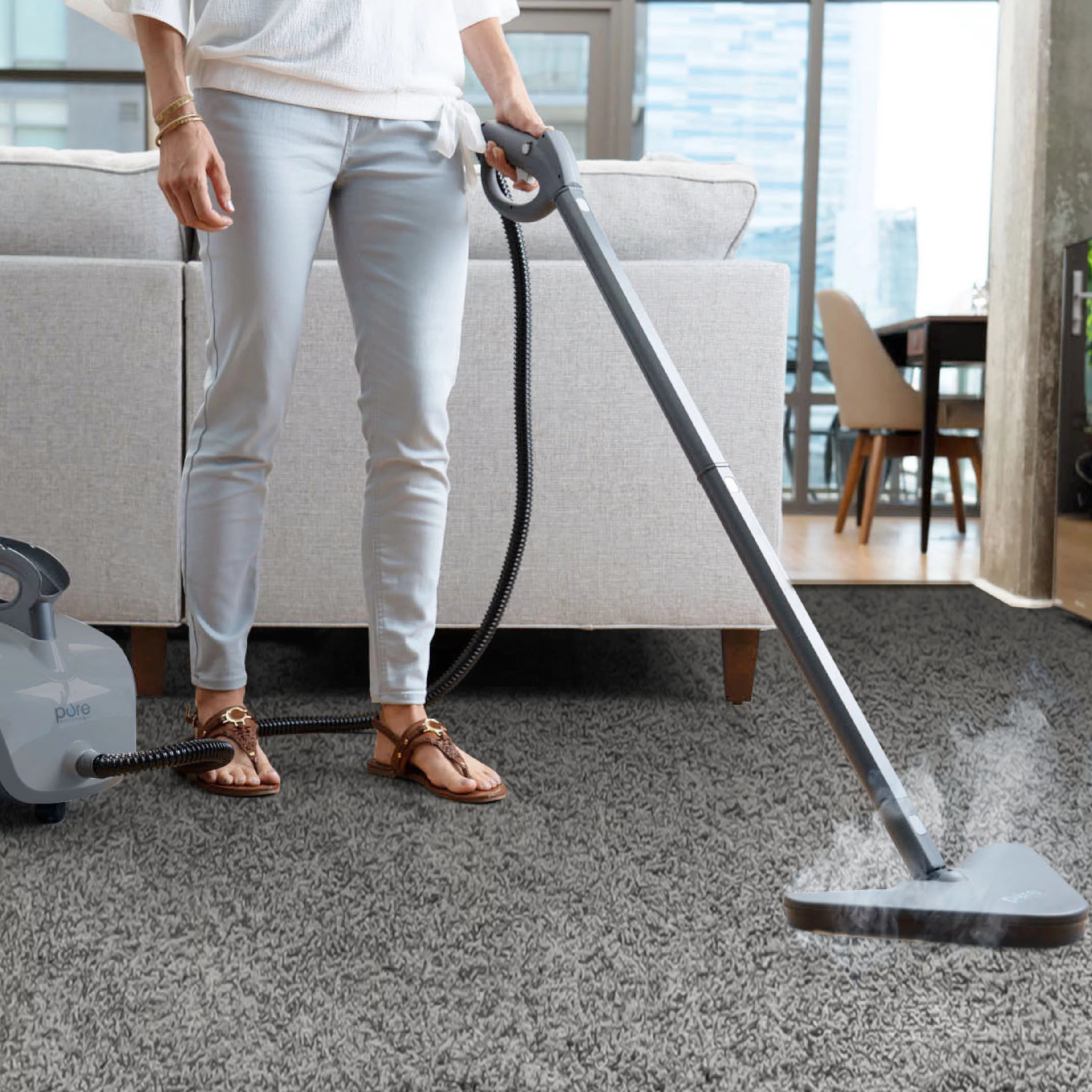 Rolling Steam Cleaner with 18 Accessories A889277