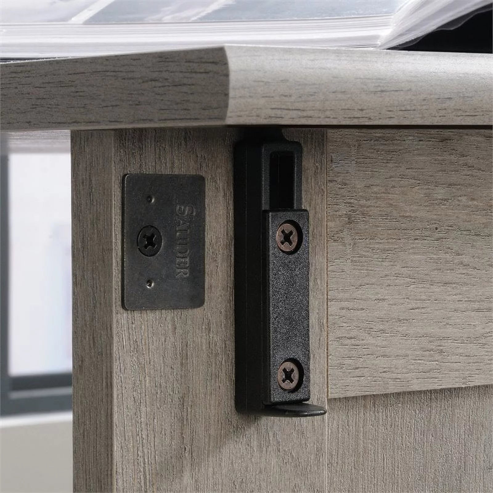 Contemporary Engineered Wood Sewing Craft Table in Oak Z629