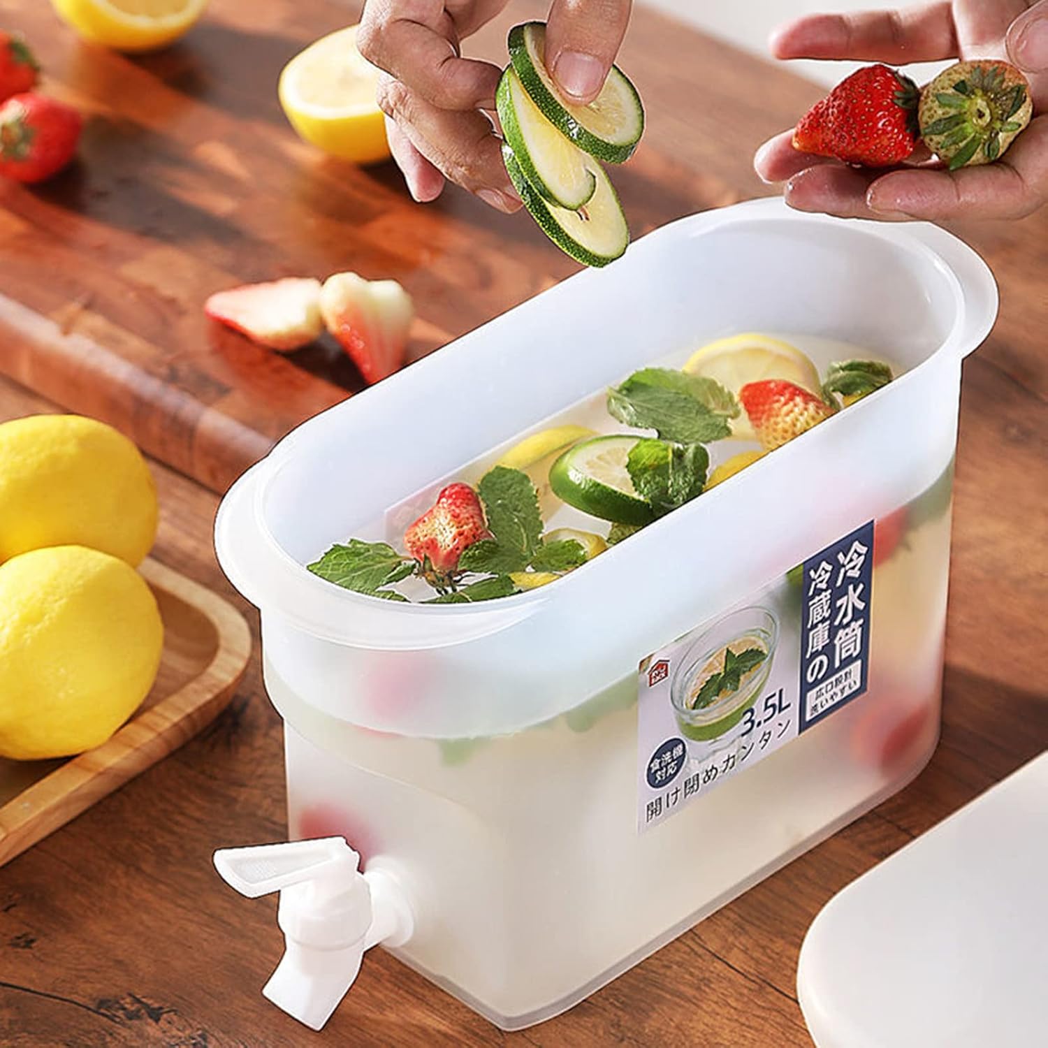 1 Gallon Plastic Beverage Dispenser with Spigot O1044