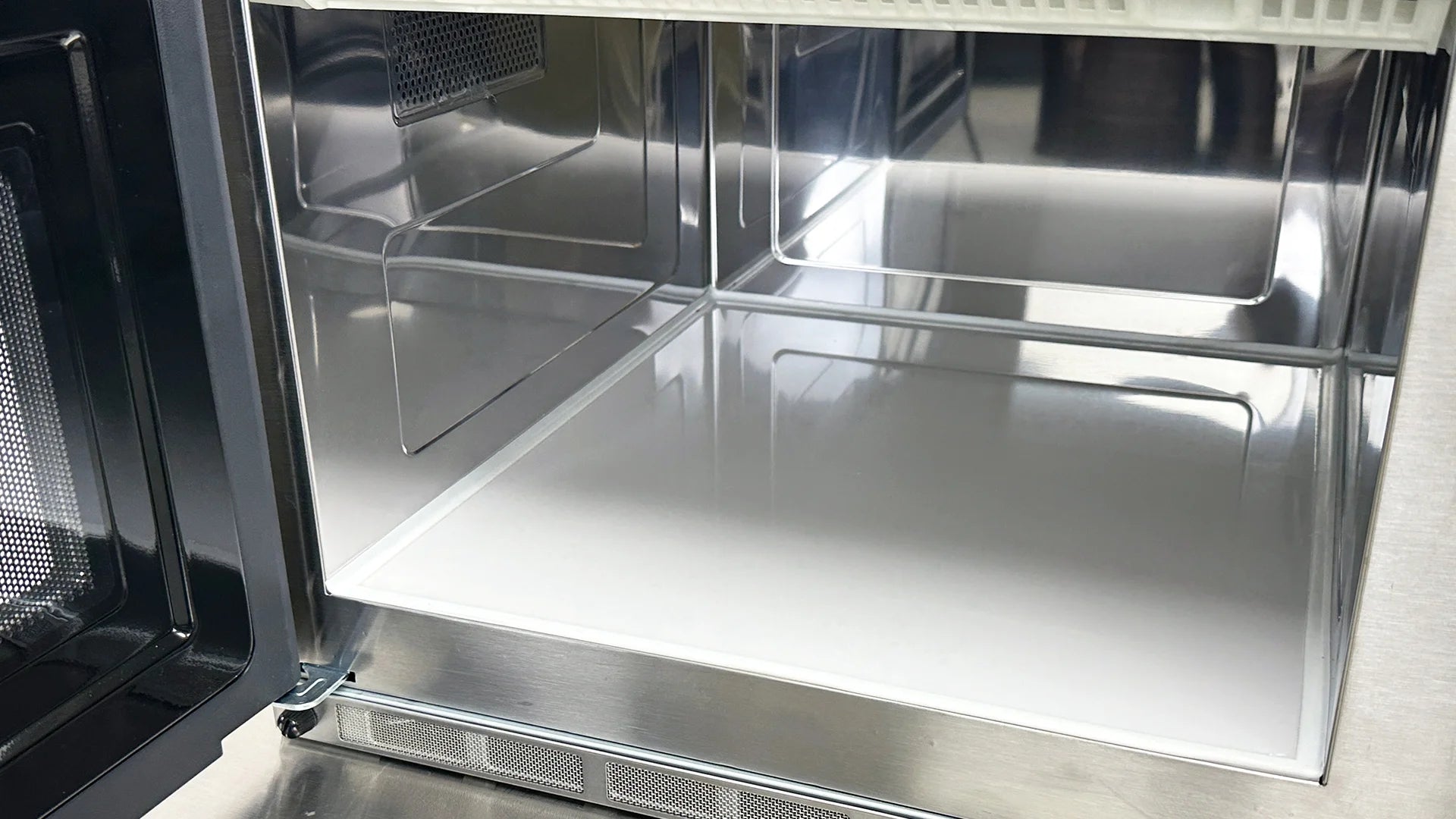 1800W Commercial Microwave Oven K25180