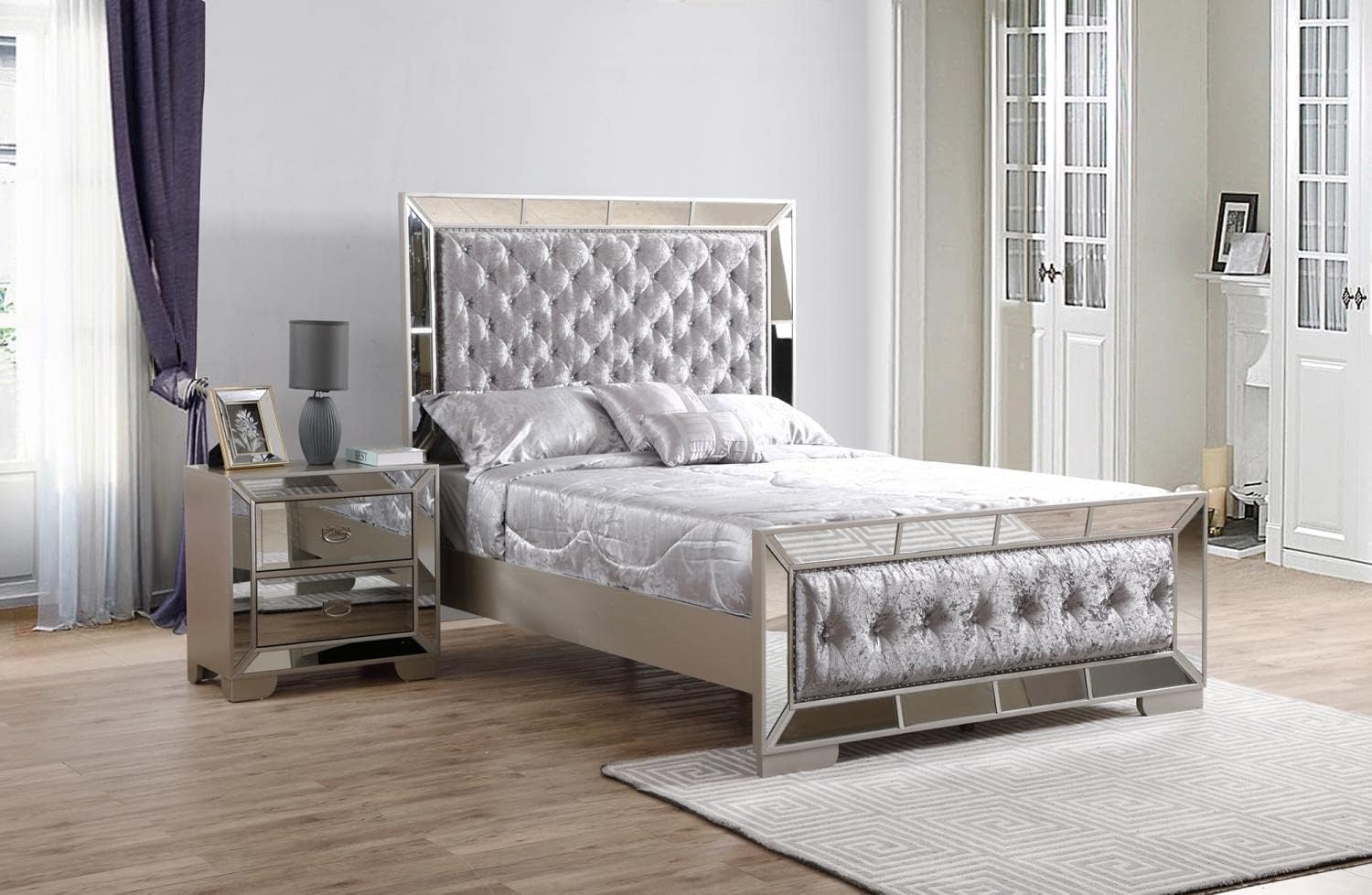 Silver Queen Panel Bed O763593