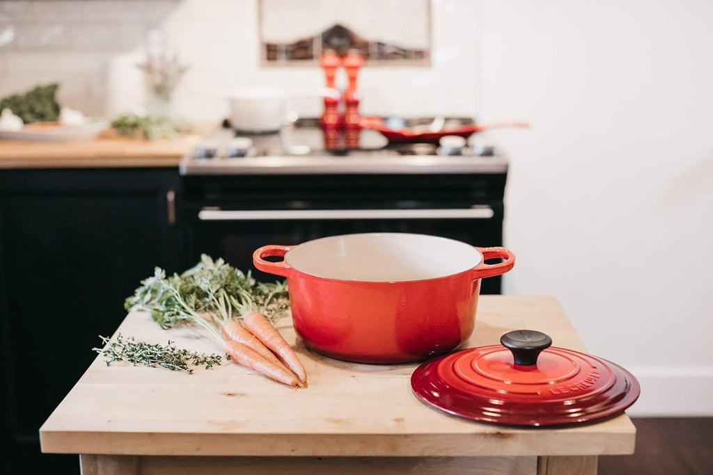 7.25 qt. Enameled Cast Iron Round Dutch Oven E259