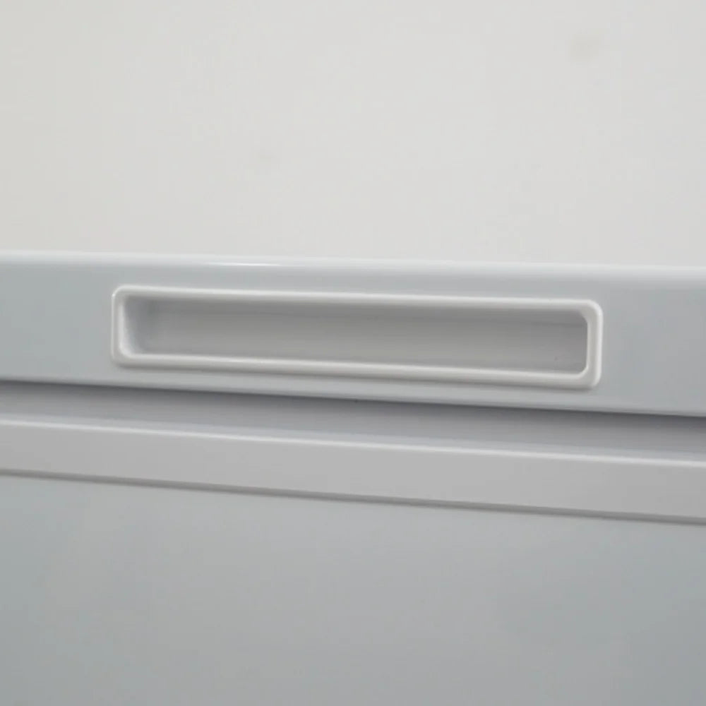 7.0 Cu.ft Chest Freezer with Lockable Lid D4428