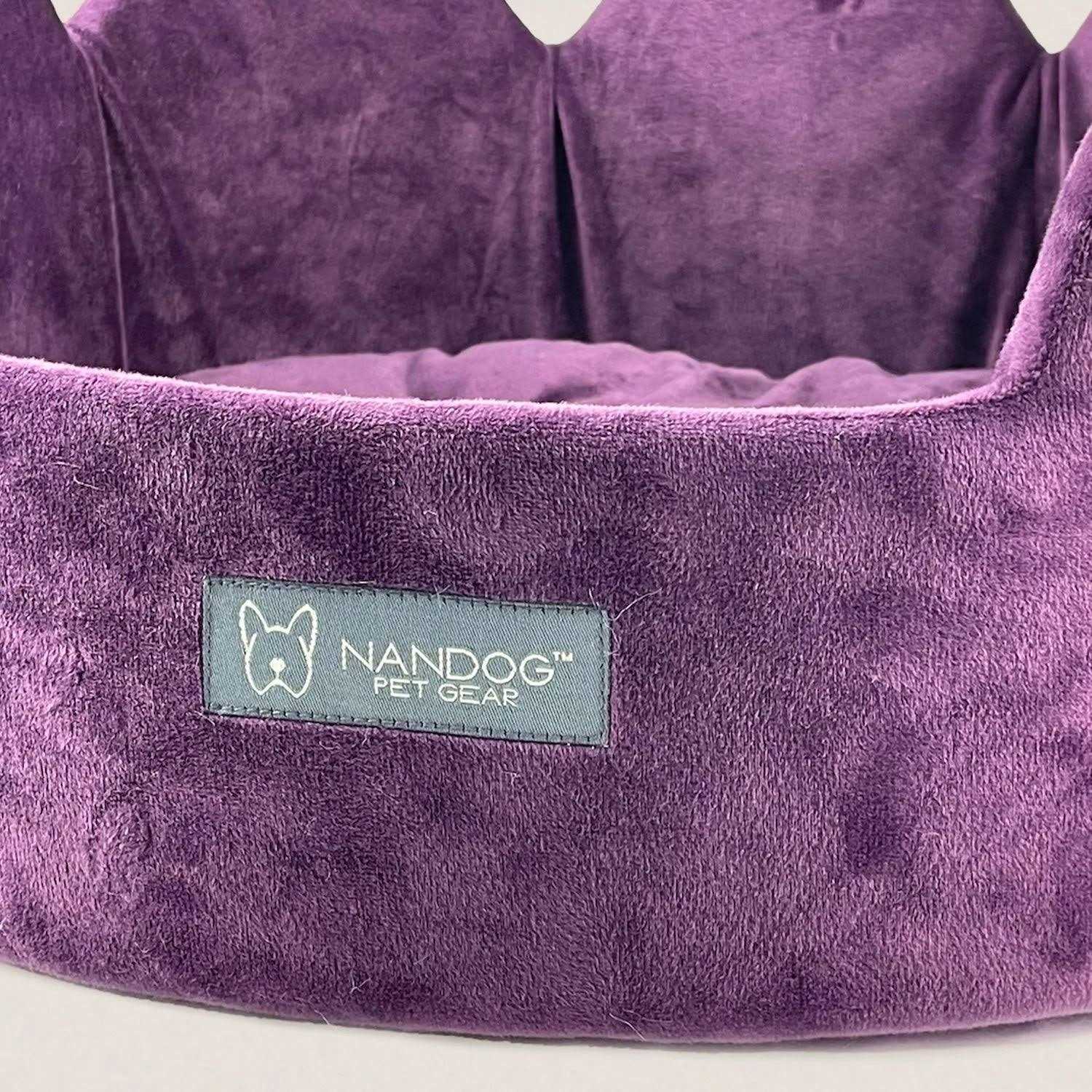 Crown Dog Cat Bed K943615